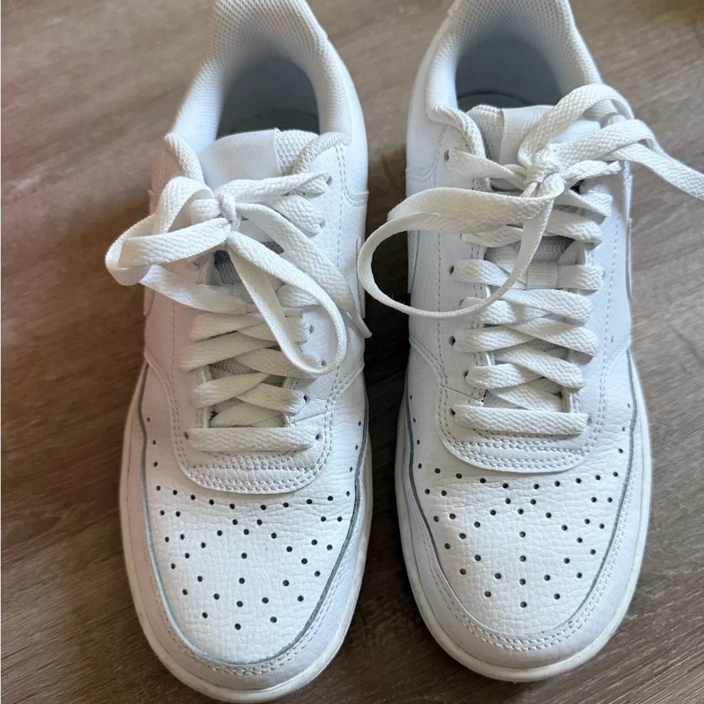 Nike WMNS NIKE COURT VISION LOW All-White - Picture 4 of 9